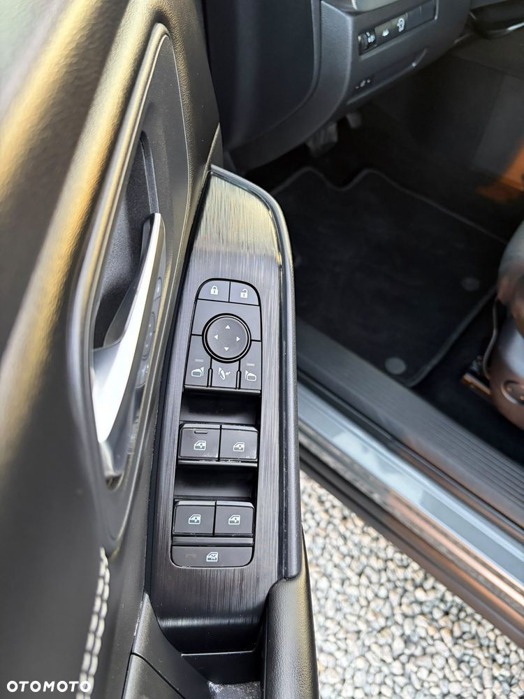 Nissan Qashqai 1.3 DIG-T MHEV Xtronic N-Connecta - 37