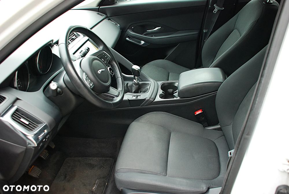 Jaguar E-Pace 2.0 i4D FWD R-Dynamic S - 19