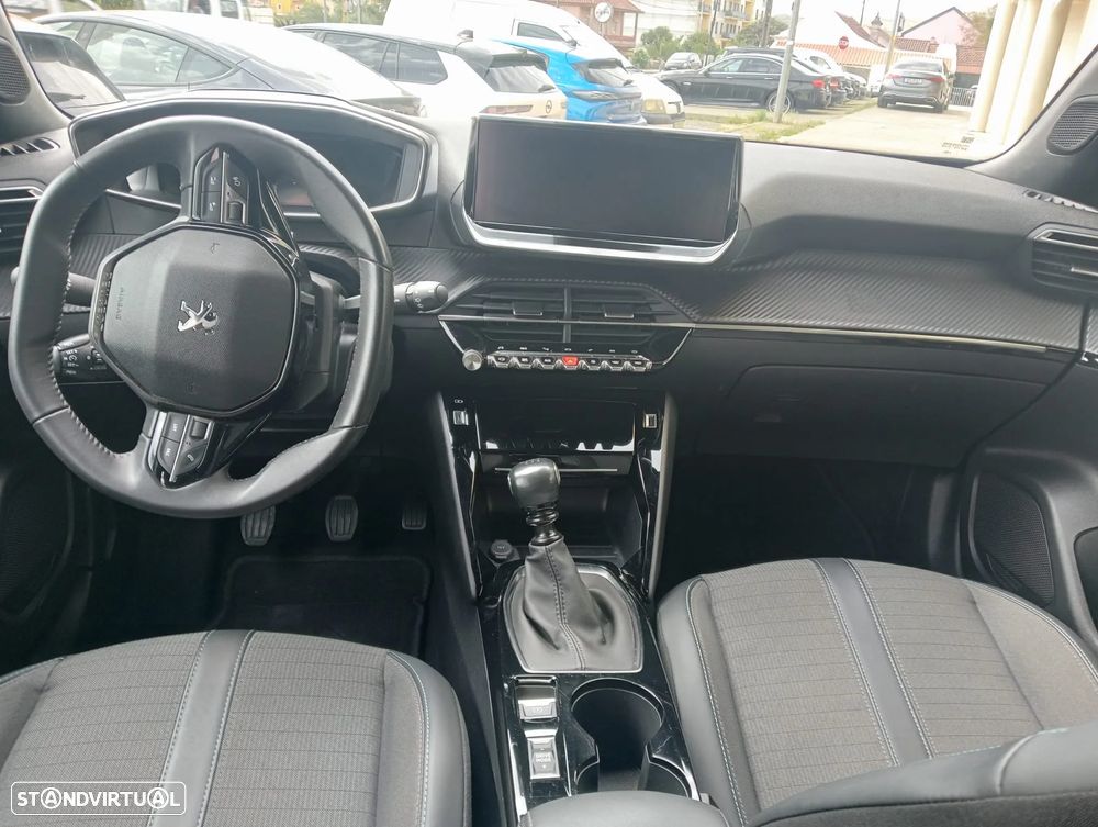 Peugeot 2008 1.2 PureTech Allure - 19