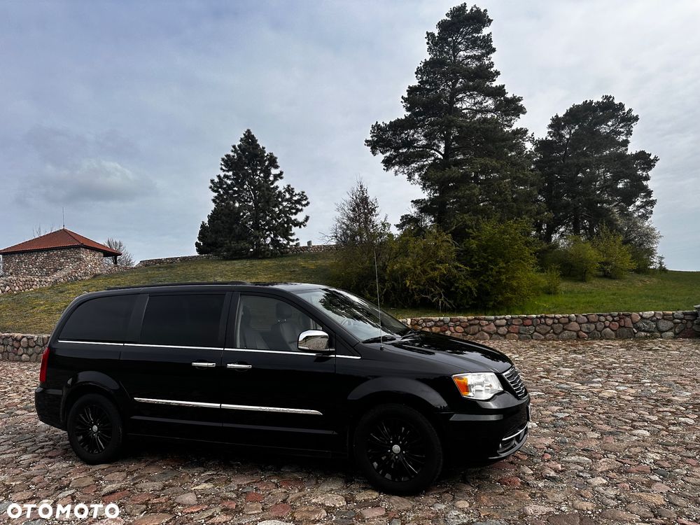 Chrysler Town & Country 3.6 Limited - 4