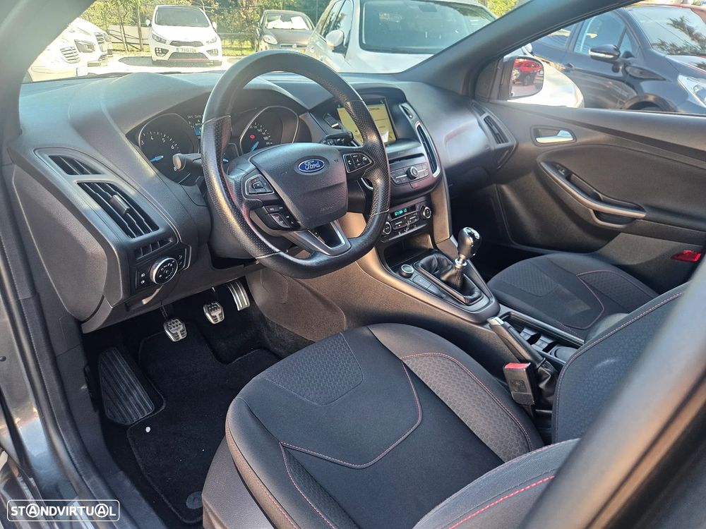 Ford Focus 1.0 EcoBoost ST-Line - 11
