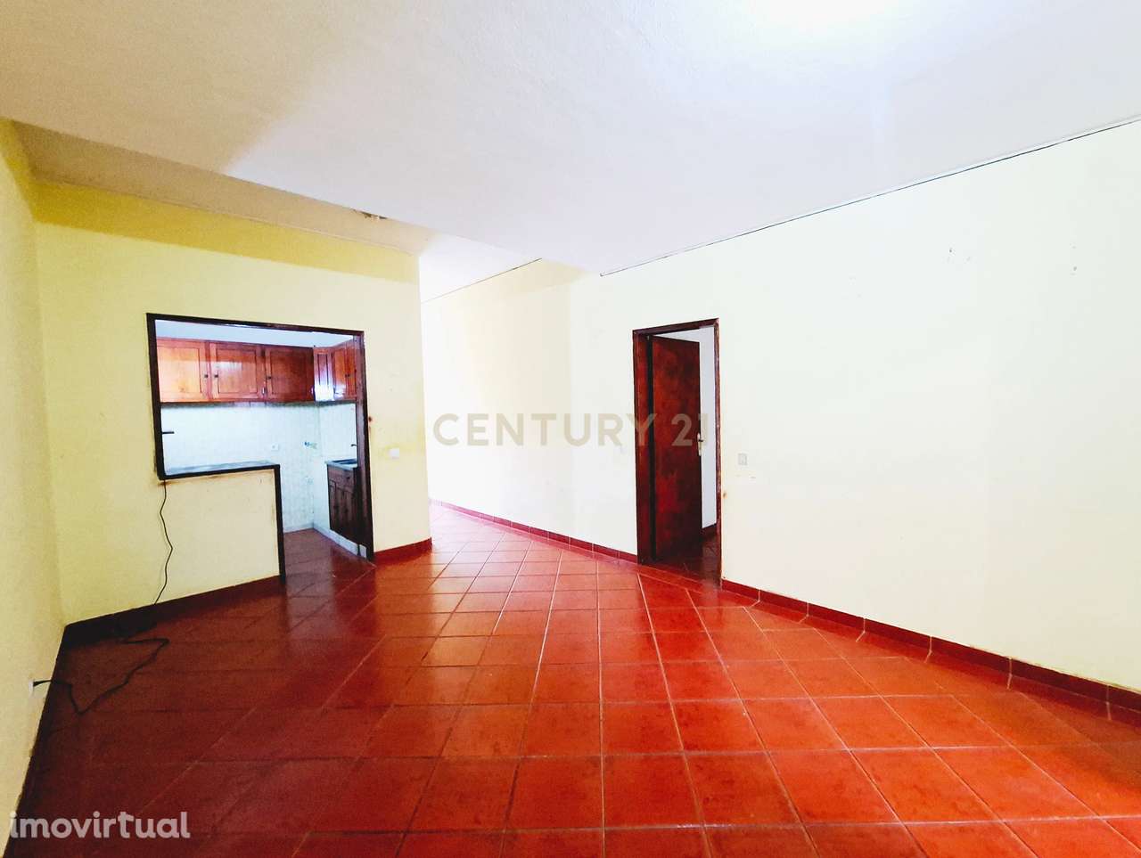 T1 no centro de Albufeira a 550 m da praia, excelente potencial de inv - Grande imagem: 2/9