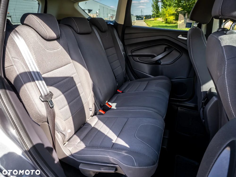 Ford Kuga 1.6 EcoBoost 4WD Titanium - 37