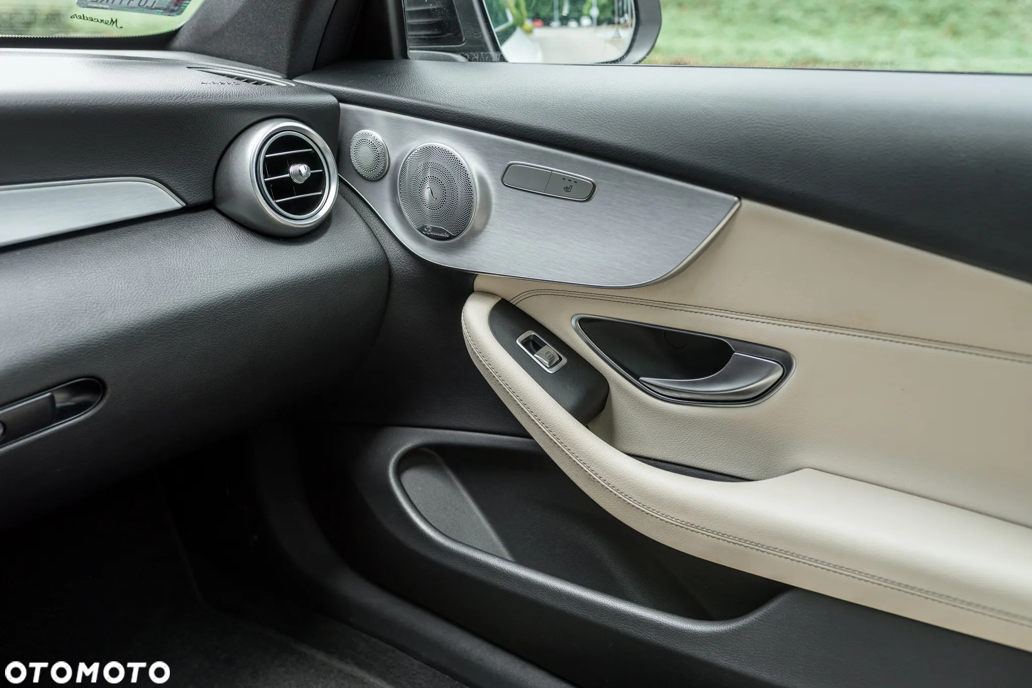 Mercedes-Benz Klasa C 300 7G-TRONIC - 39