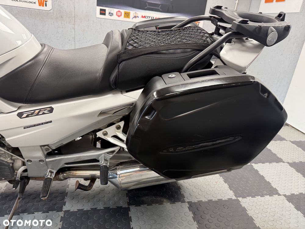 Yamaha FJR - 17