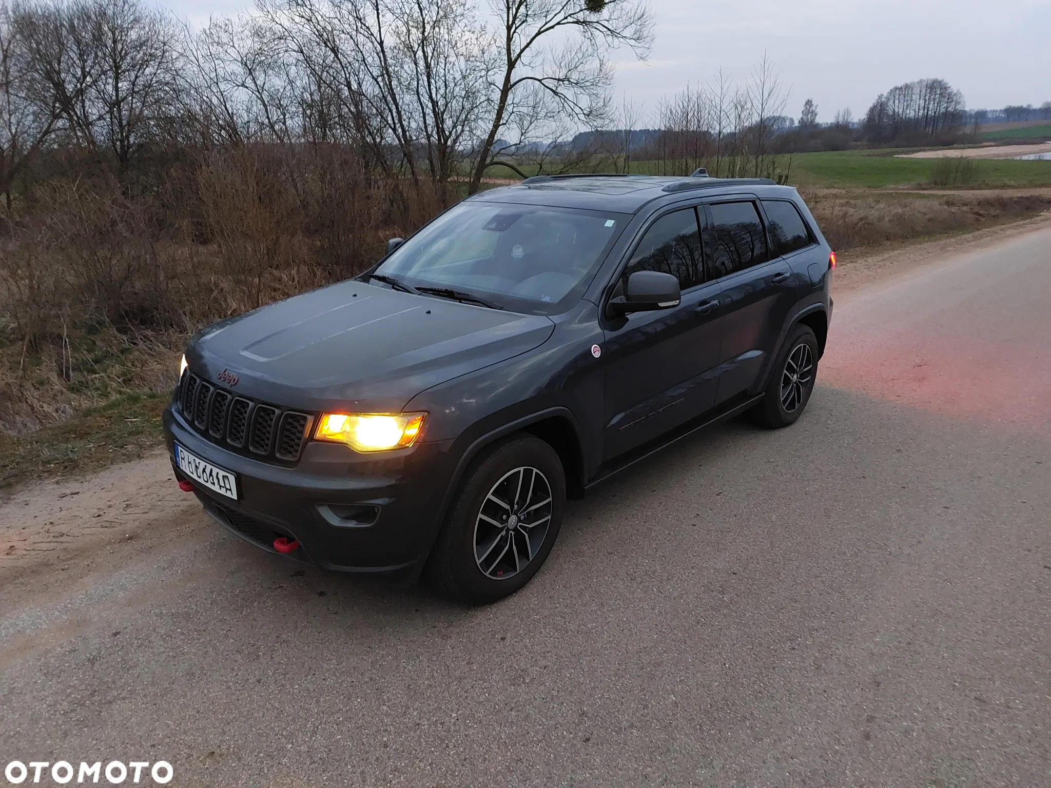 Jeep Grand Cherokee 5.7 V8 HEMI Overland Summit - 34