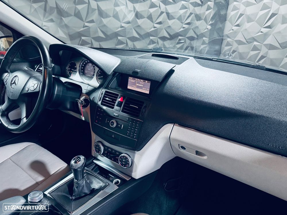 Mercedes-Benz C 200 CGi Avantgarde BlueEfficiency - 36