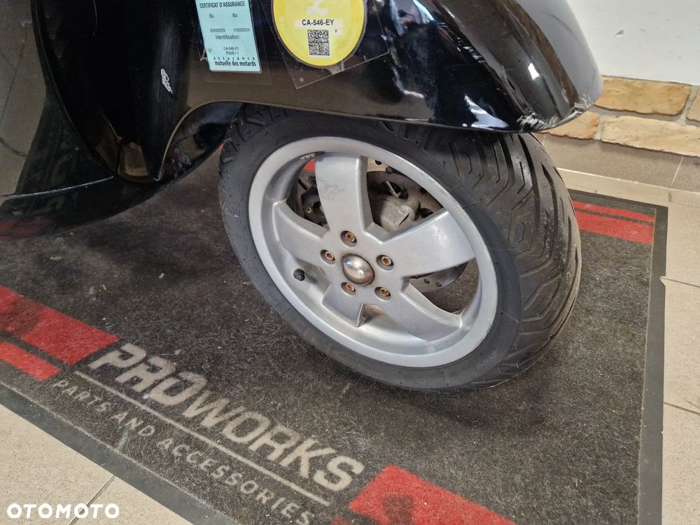 Vespa GTS - 25