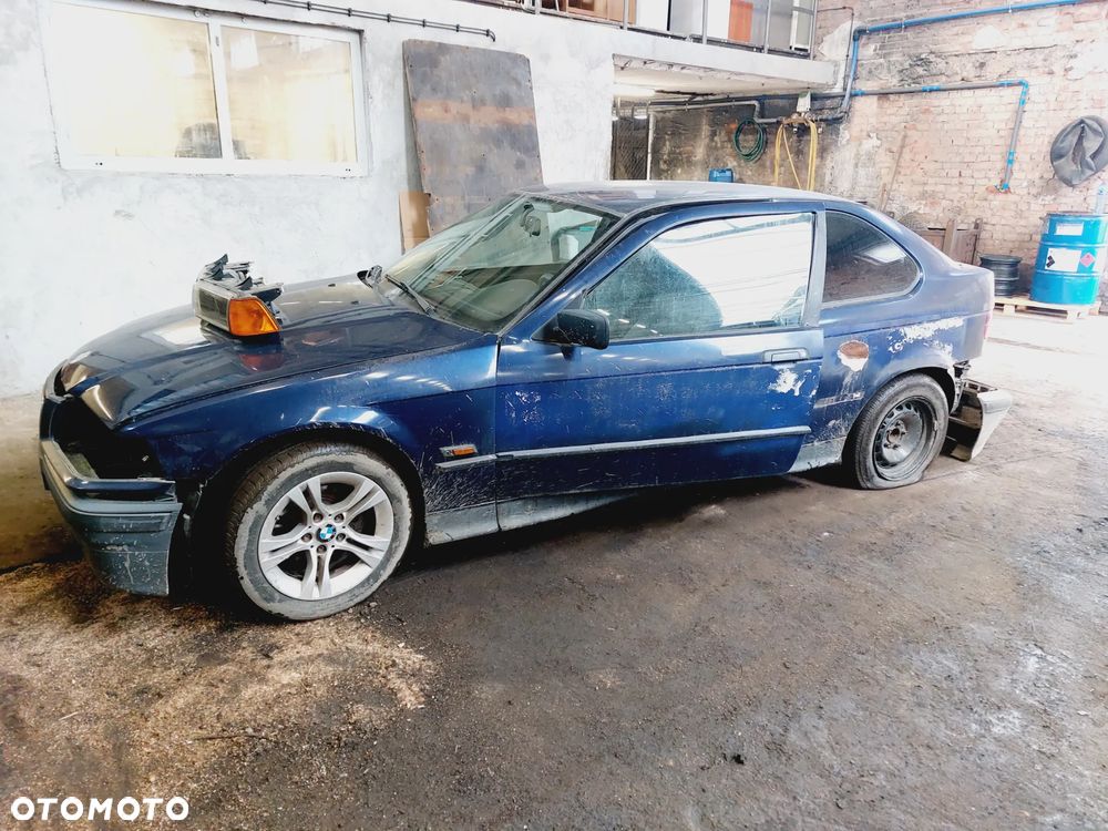 Zderzak BMW E36 1,6B 99R. lampy,drzwi,klapa,maska.... - 2