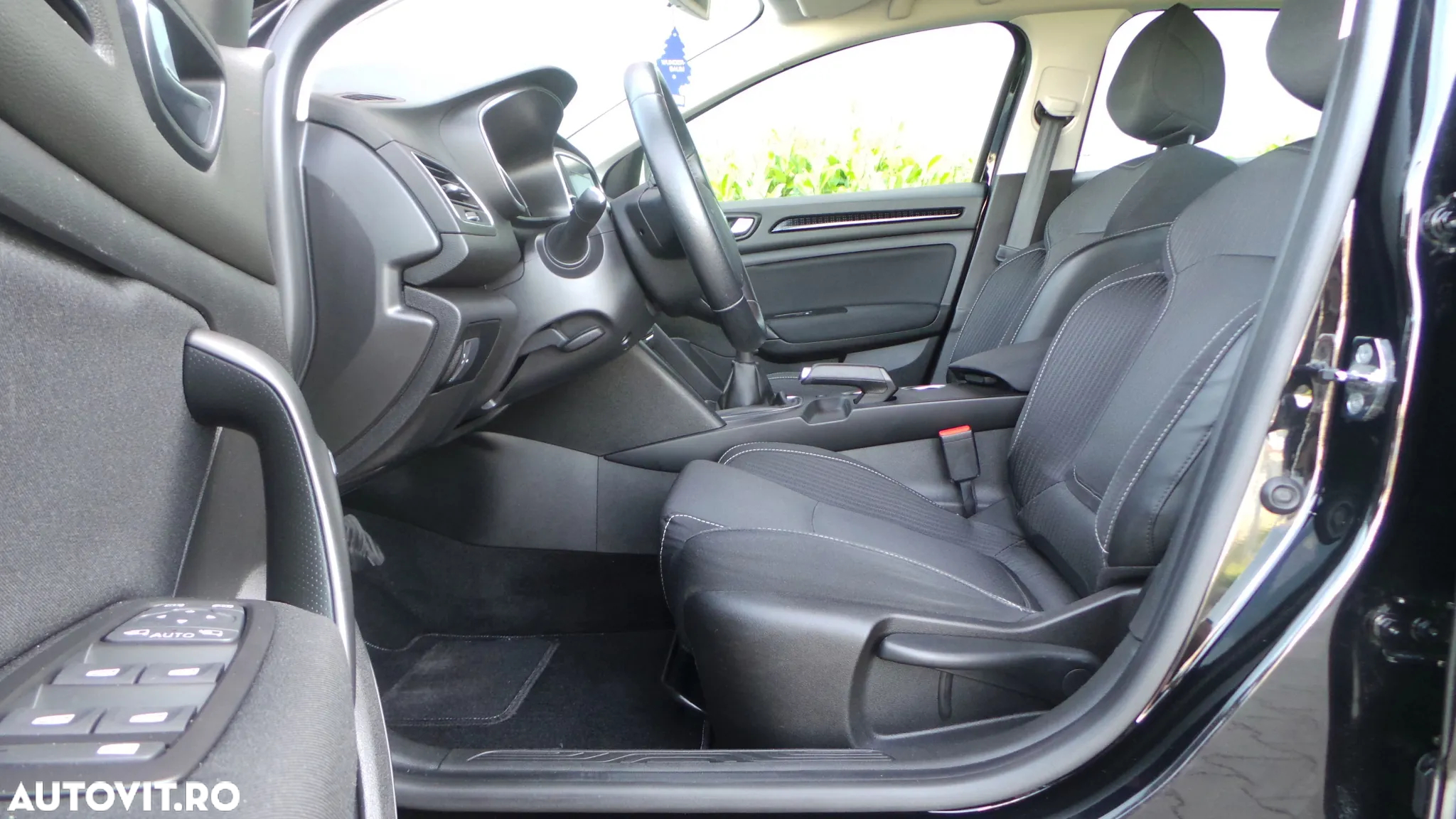 Renault Megane ENERGY TCe 130 BUSINESS - 15