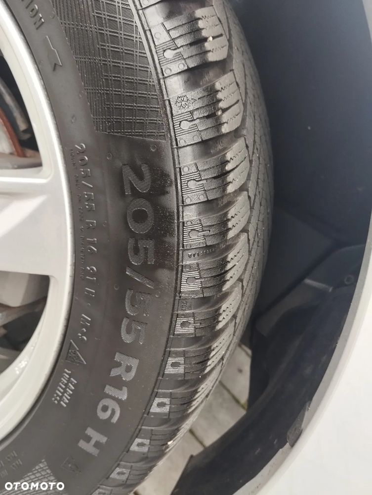 Toyota Prius (Hybrid) Comfort - 18