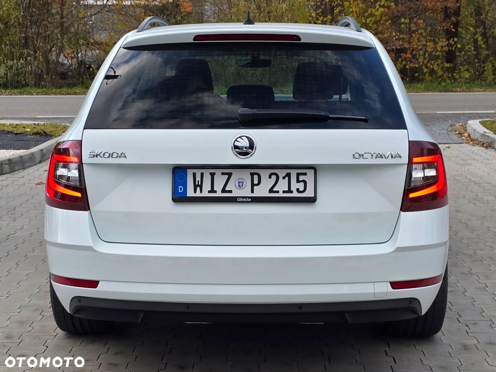 Skoda Octavia Combi 2.0 TDI DSG Clever - 8