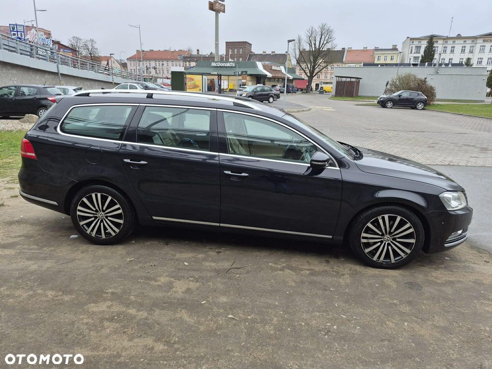 Volkswagen Passat 2.0 TDI Comfortline DSG - 10