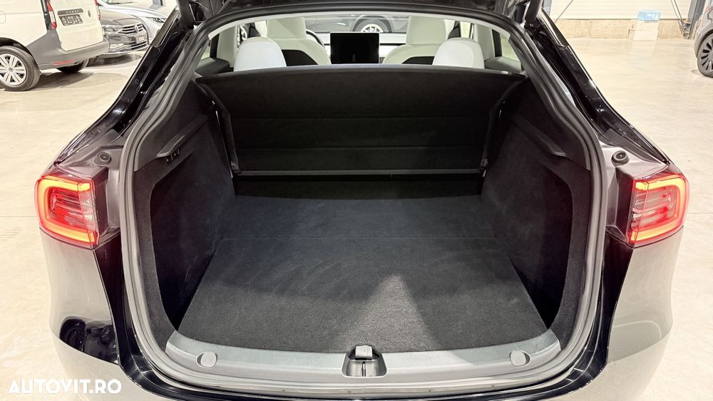 Tesla Model Y Performance Dual Motor AWD - 20