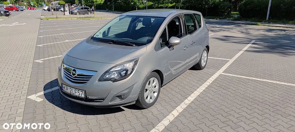 Opel Meriva 1.4 T Cosmo S&S - 9