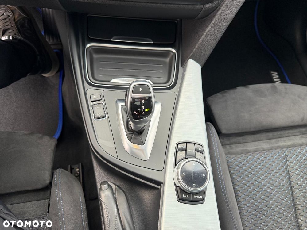 BMW Seria 3 320d xDrive Luxury Line - 36