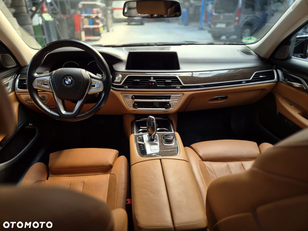 BMW Seria 7 - 18