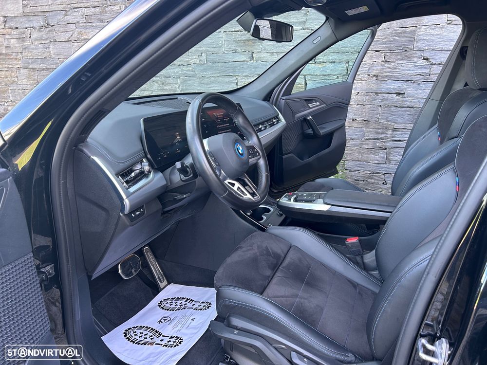 BMW iX1 - 10