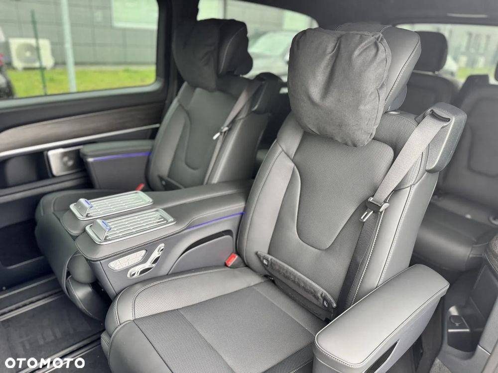 Mercedes-Benz Klasa V - 10