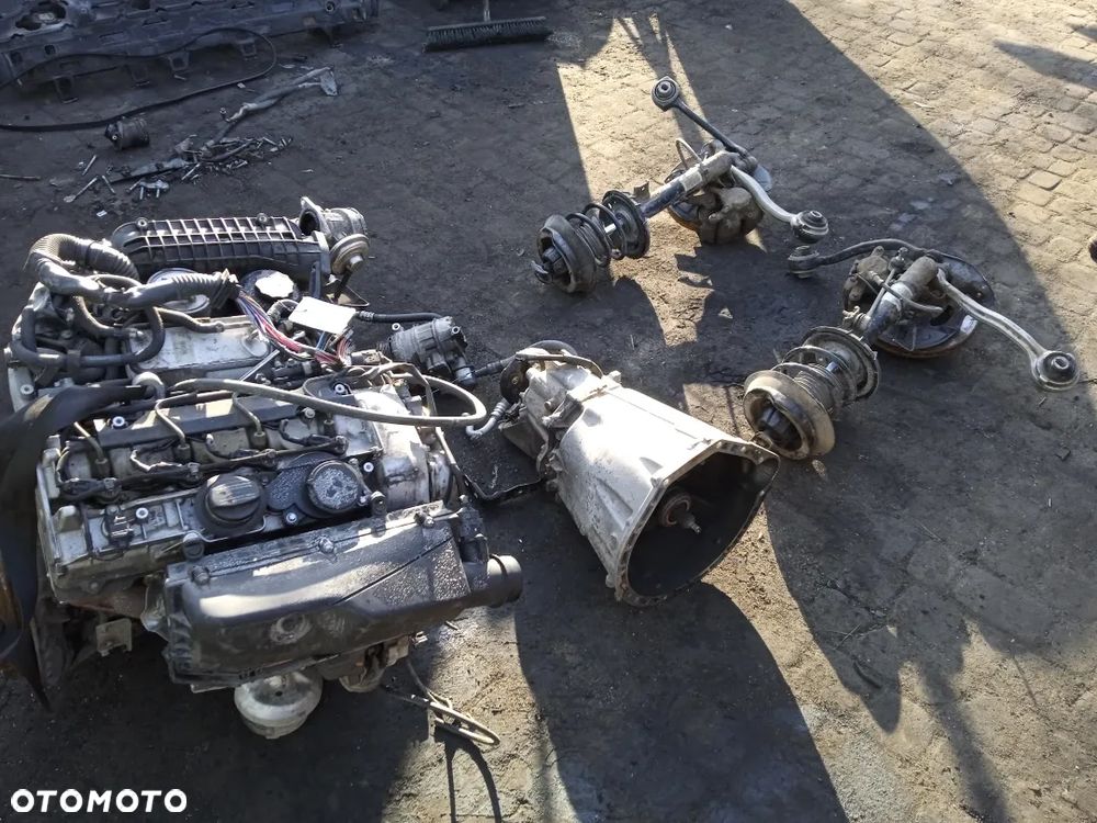 SILNIK 2.2 CDI MERCEDES W 203  kod 611 962 - 1