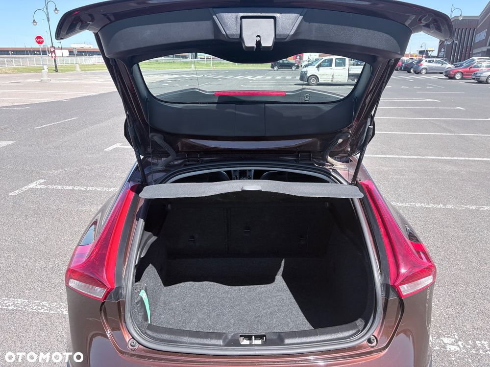 Volvo V40 D2 Geartronic Momentum - 26