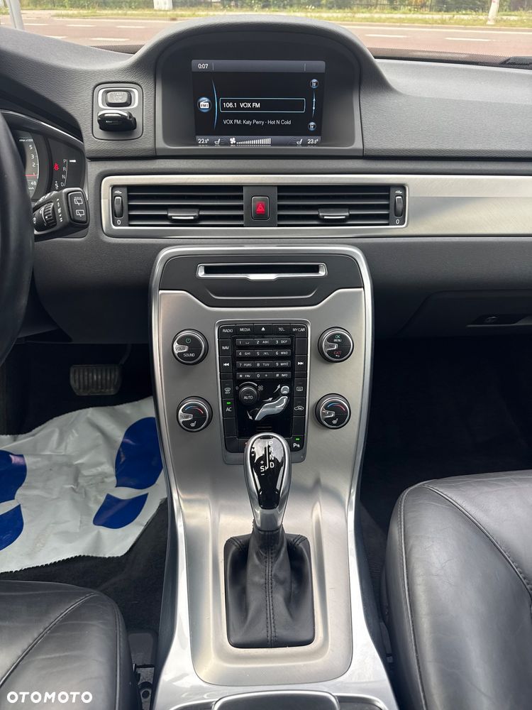 Volvo V70 D5 AWD Dynamic Momentum - 13