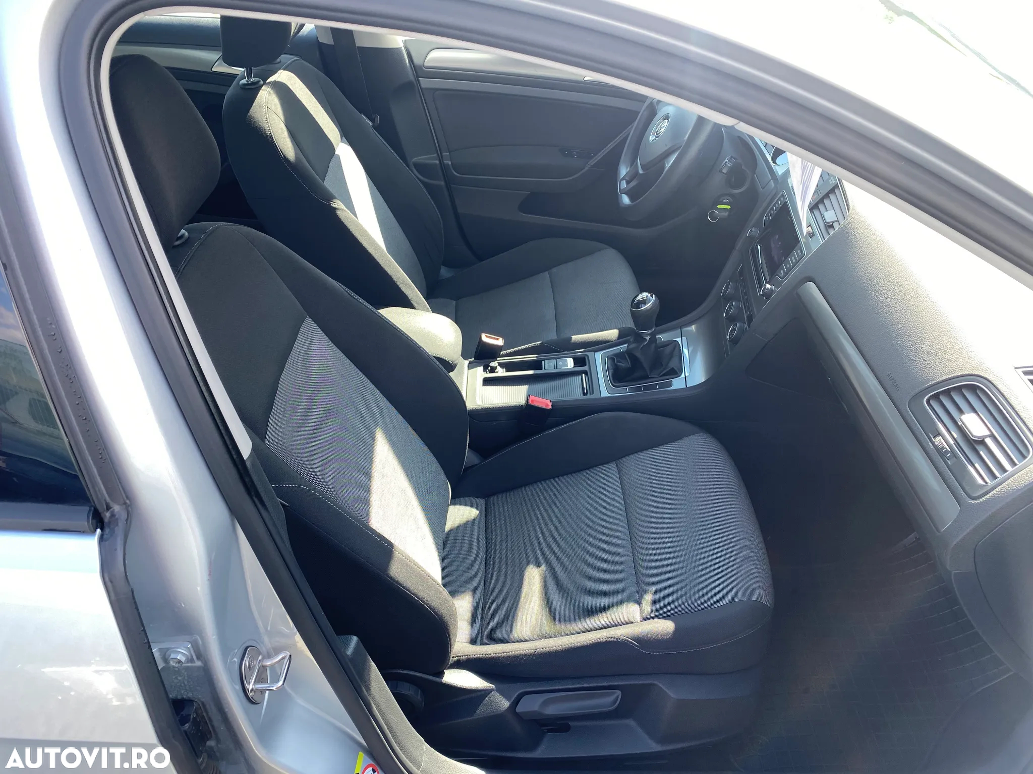 Volkswagen Golf 1.6 TDI BlueMotion Technology Comfortline - 18