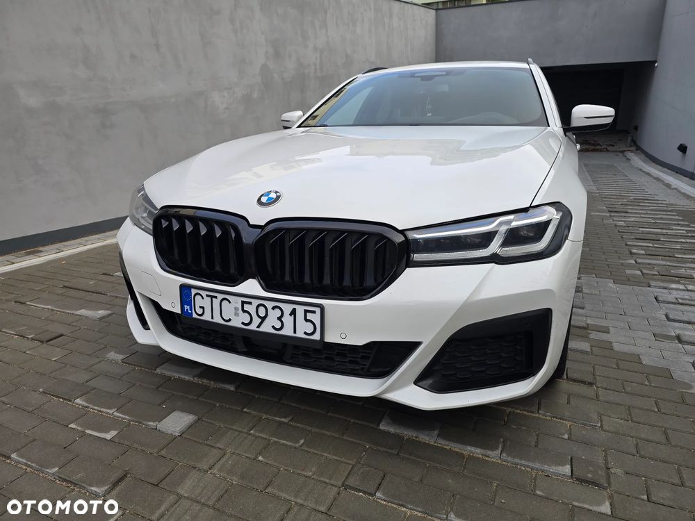 BMW Seria 5 520d M Sport Edition - 1