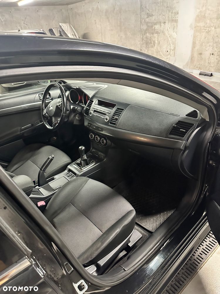 Mitsubishi Lancer 1.8 Intense - 11