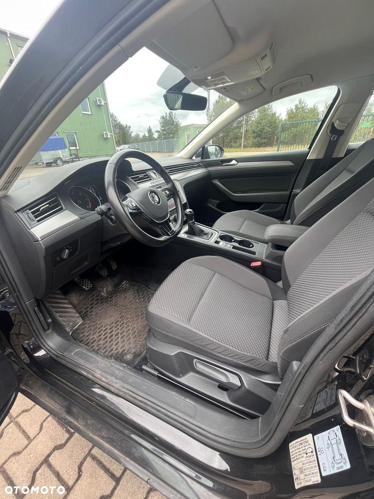 Volkswagen Passat 2.0 TDI SCR Trendline - 7
