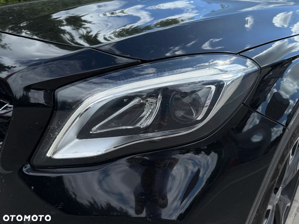 Mercedes-Benz GLA 200 7G-DCT Urban - 18