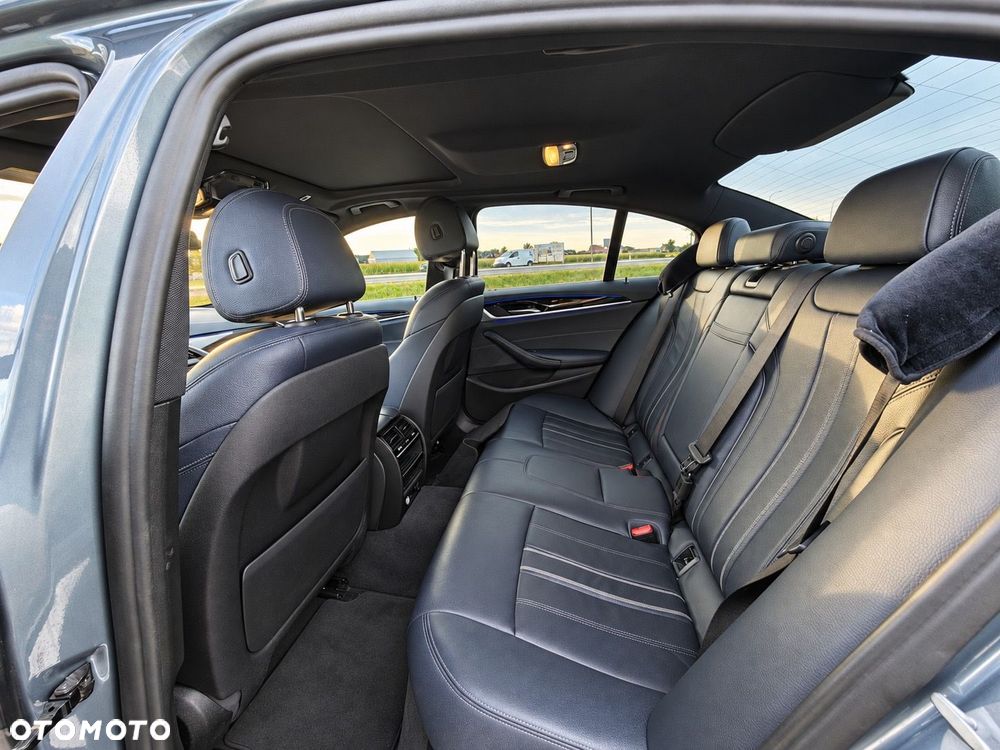 BMW Seria 5 530i GPF xDrive Sport Line sport - 23