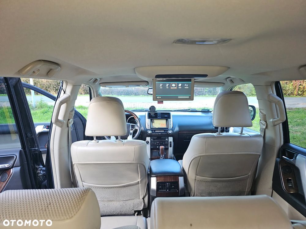 Toyota Land Cruiser 2010 photo 4