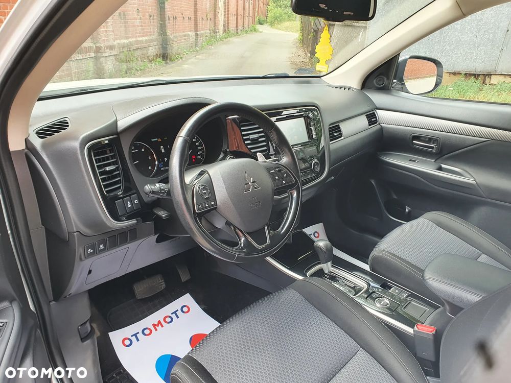 Mitsubishi Outlander 2.2 DI-D 4WD Automatik Edition 100+ - 12