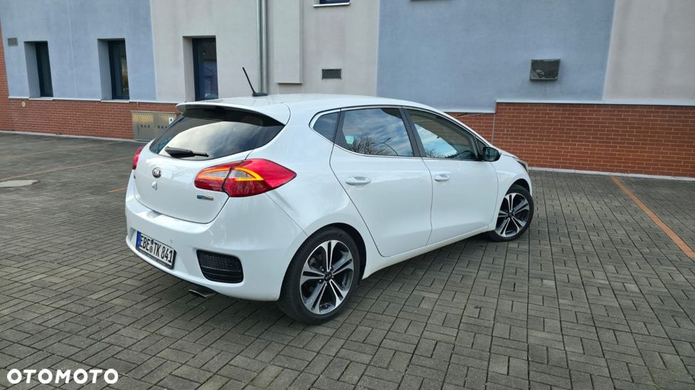Kia Ceed 1.6 CRDi 136 ISG Spirit - 8