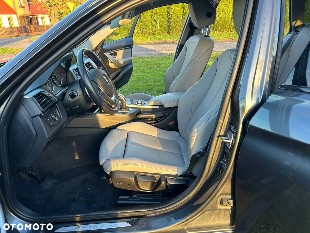 BMW Seria 3 330d Touring Sport Line - 15
