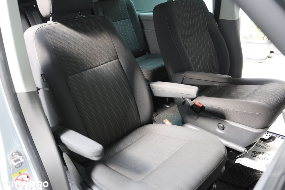 Volkswagen Caravelle LR Highline DSG - 13