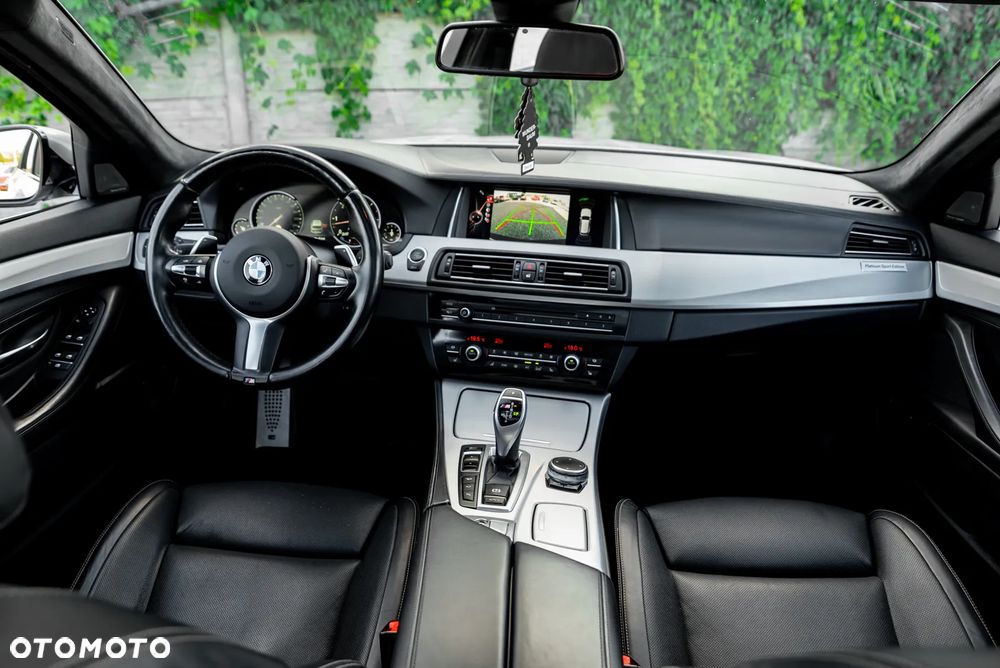 BMW Seria 5 M550d xDrive Sport-Aut - 30