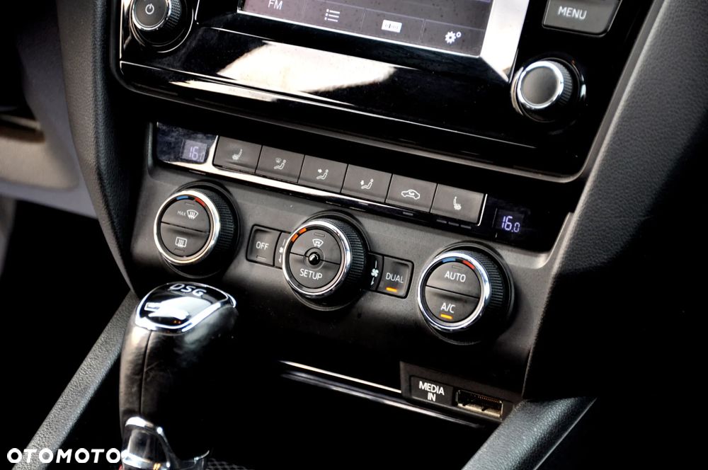 Skoda Octavia 2.0 TDI (Green tec) DSG RS - 38