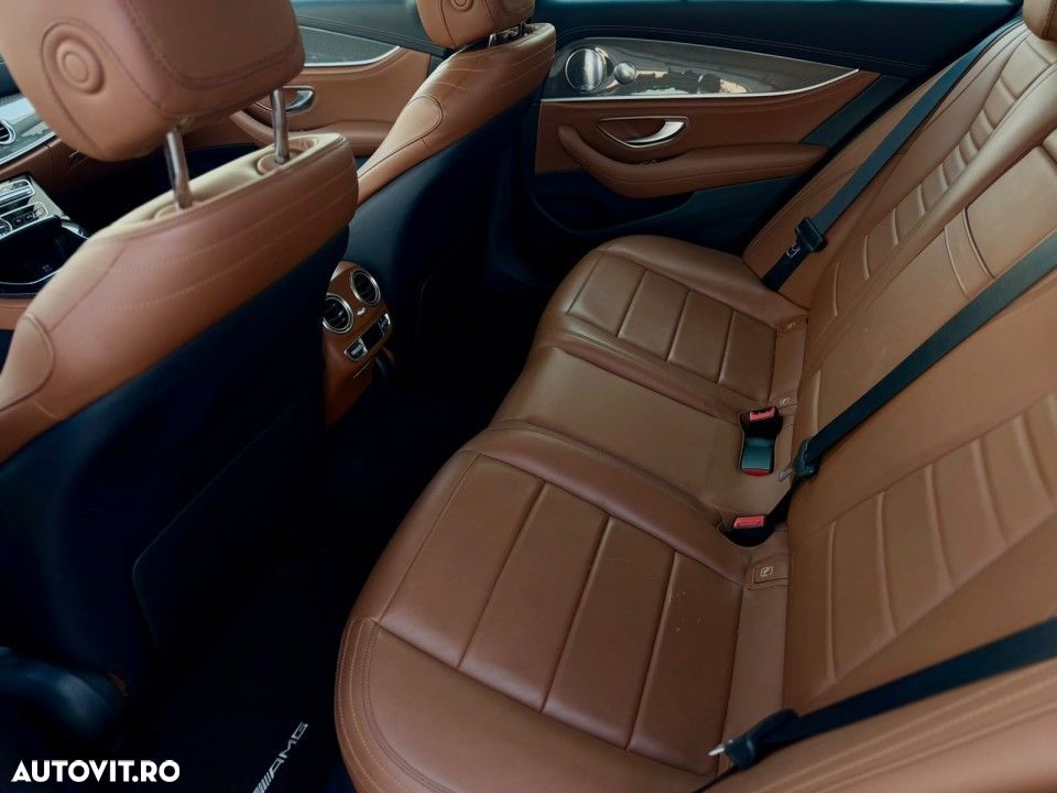 Mercedes-Benz E - 11