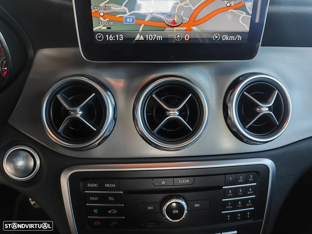 Mercedes-Benz GLA 200 d 7G-DCT AMG Line - 30