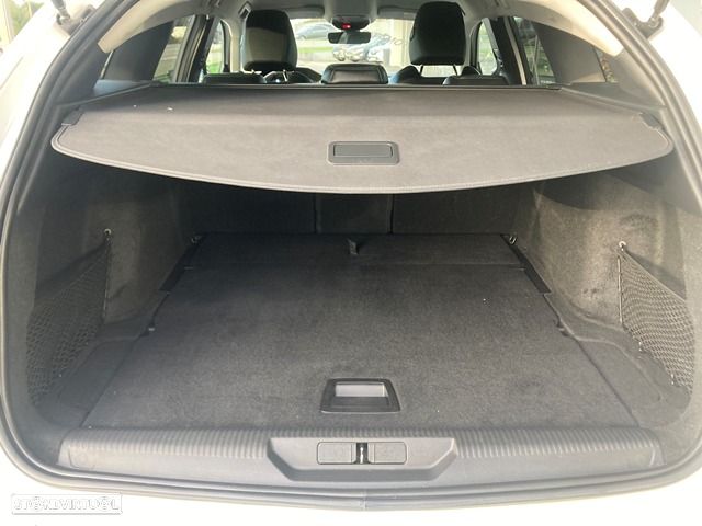 Peugeot 308 SW BlueHDi 130 EAT8 Stop & Start Allure Pack - 36