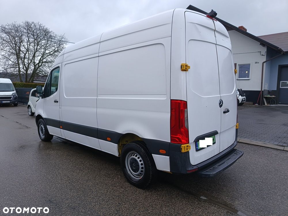 Mercedes-Benz Sprinter - 4