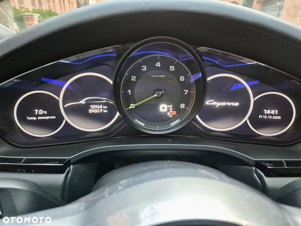 Porsche Cayenne - 16