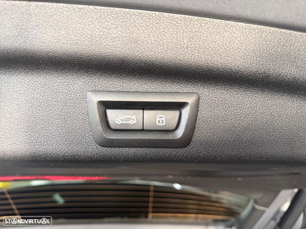 BMW 225xe Active Tourer e xDrive Pack Desportivo M - 10