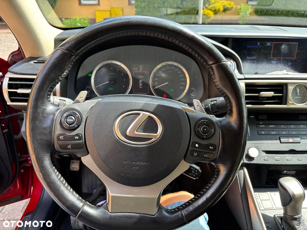 Lexus IS - 10