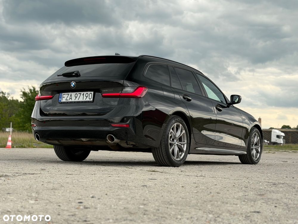 BMW Seria 3 330i Sport Line - 19