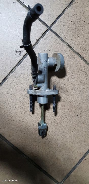 Kia Sorento I 2.5 Pompa Sprzęgła - 3