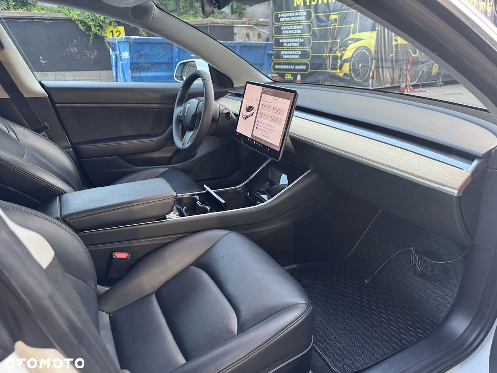 Tesla Model 3 Standard Range Plus - 13