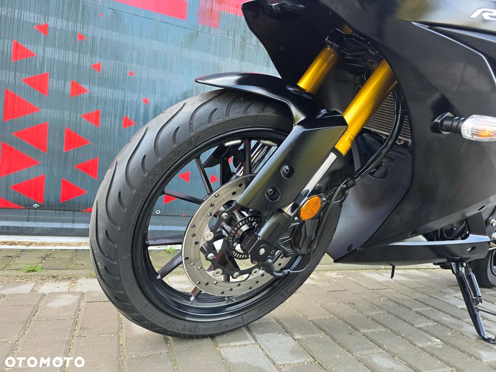 Yamaha YZF - 13